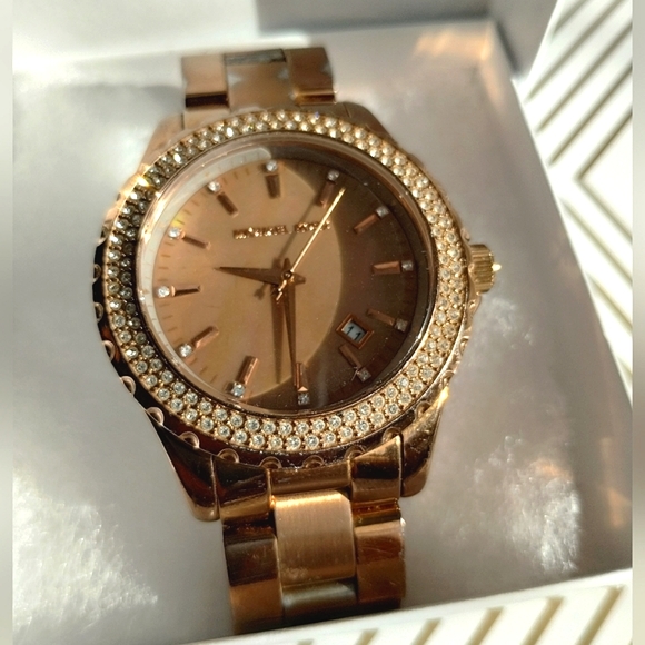 Michael Kors 5453 Rose Gold Tone Runway - Picture 5 of 14